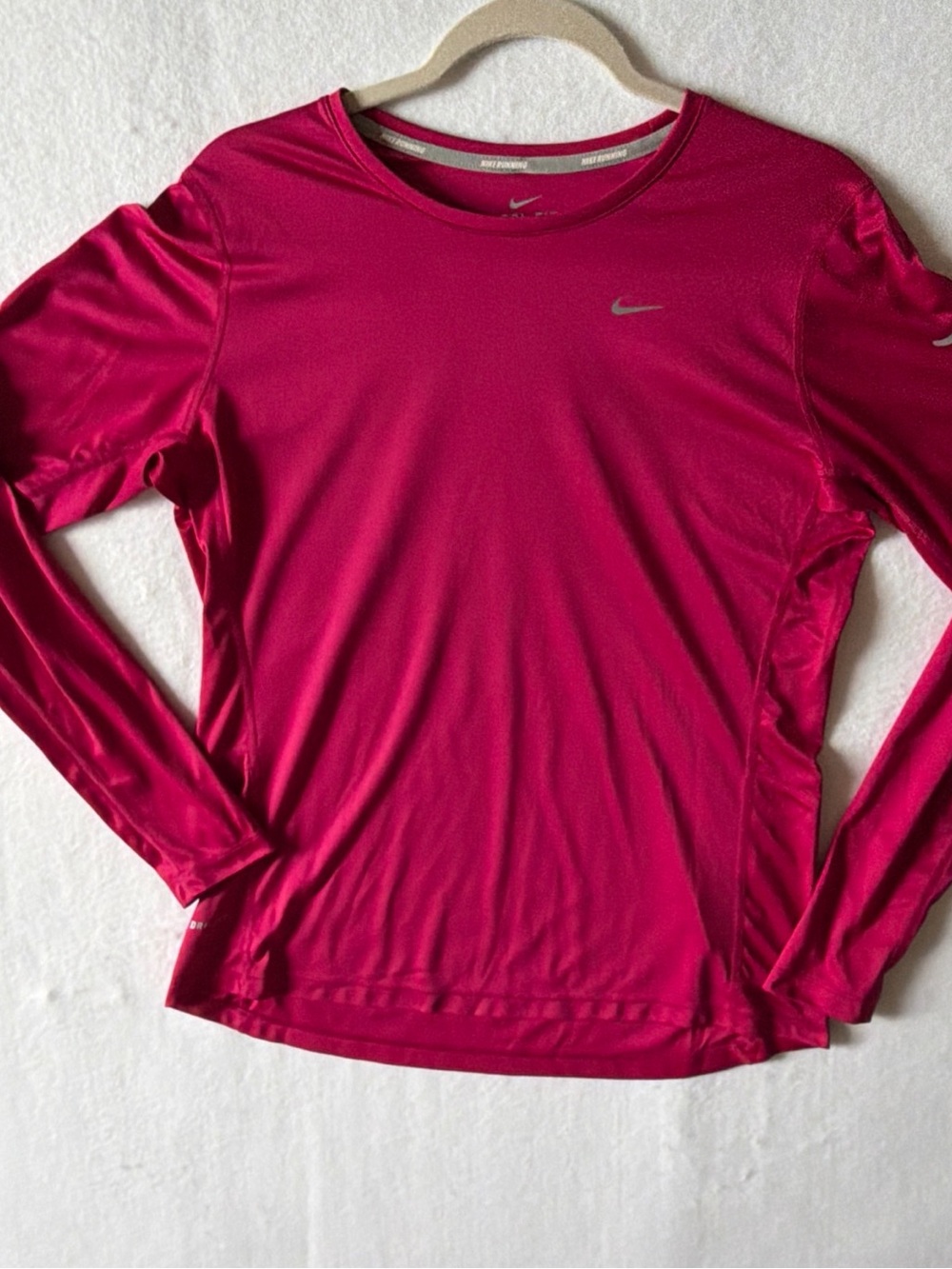 Nike Women’s Long-Sleeve Dri-FIT Top Size Large